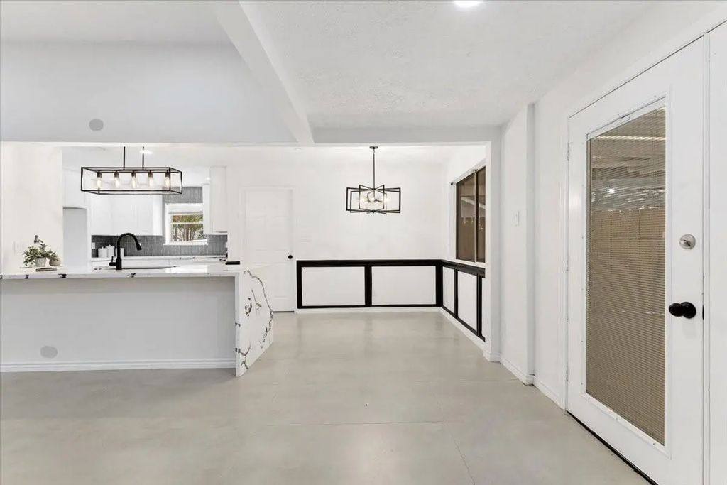 3815 Plum Hollow Drive, Houston