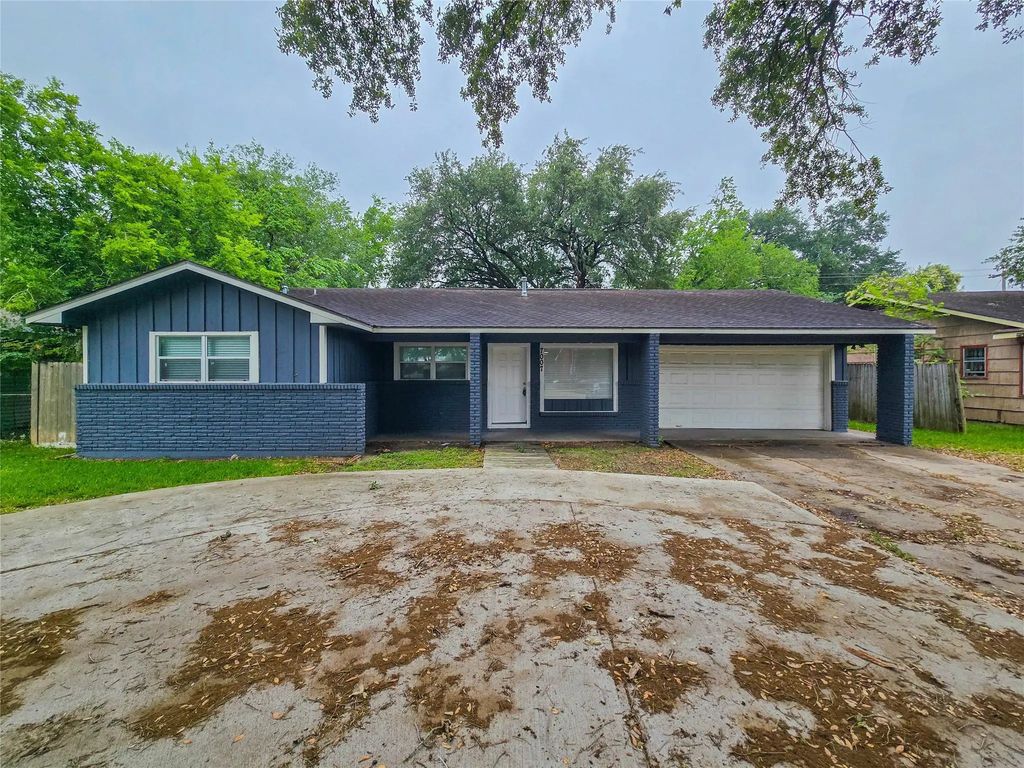 7007 Bellaire Boulevard, Houston