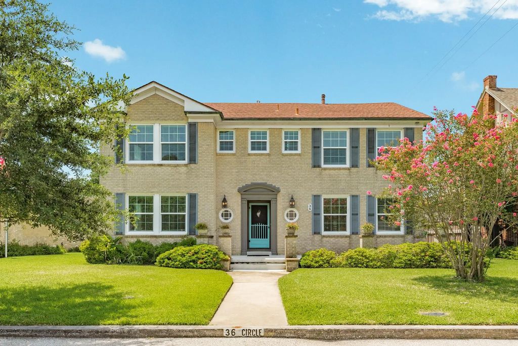 36 Cedar Lawn Circle, Galveston