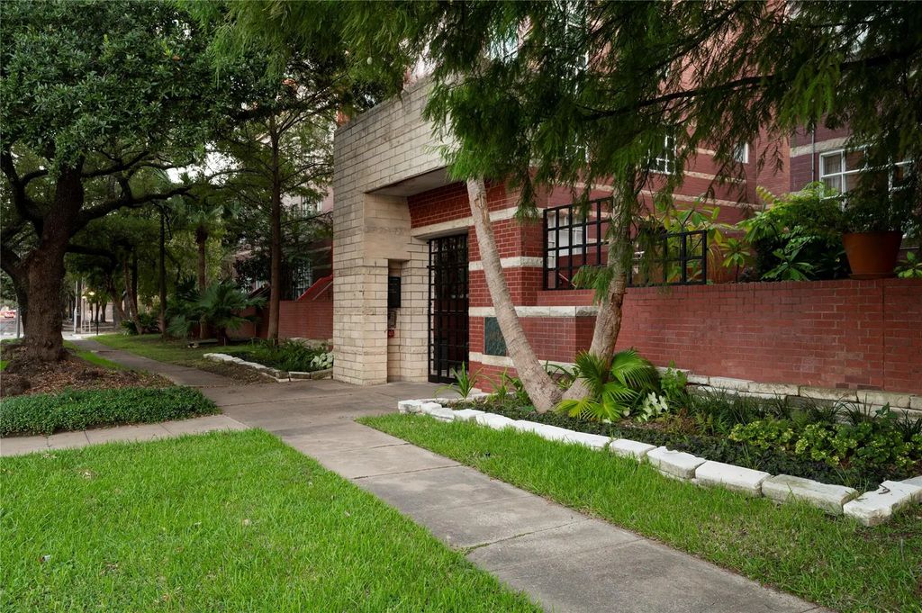 4004 Montrose Boulevard 44d, Houston