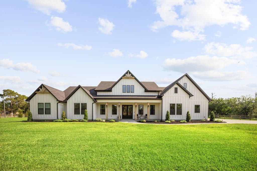 99 El Dorado Drive, Friendswood