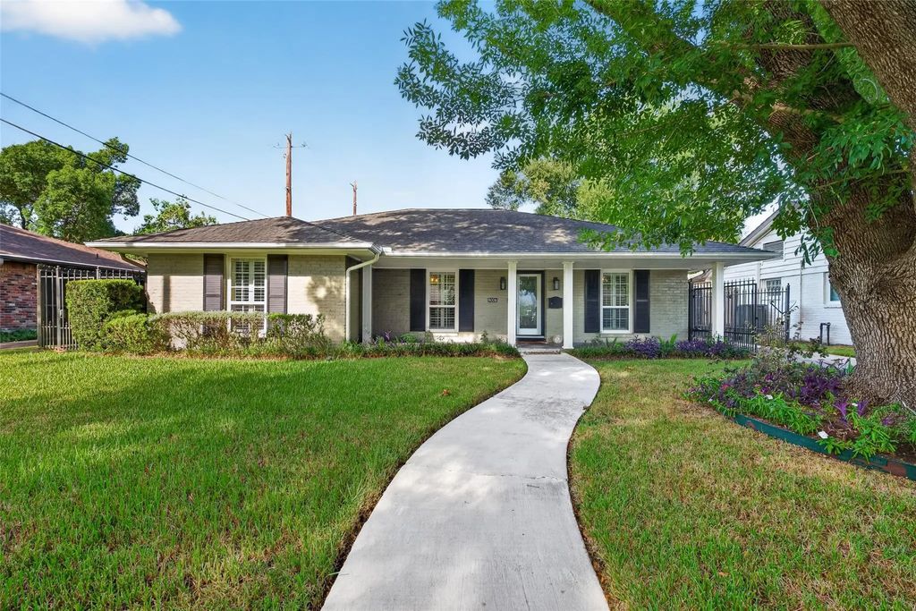 9006 Silver Spring Lane, Houston