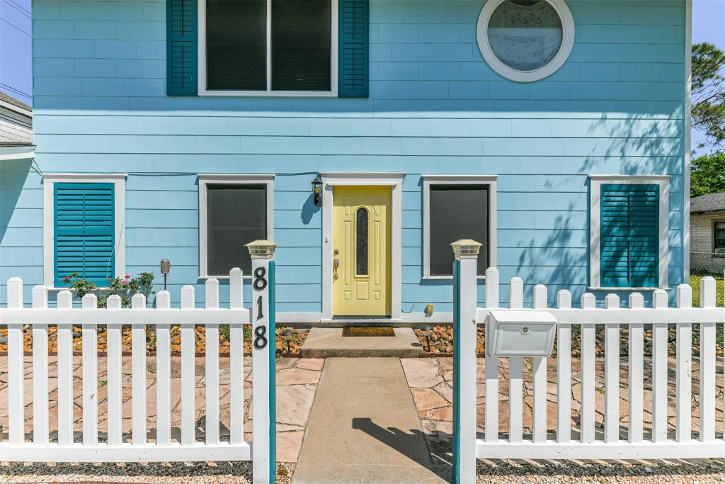 818 11th Street, Galveston