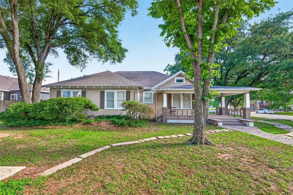 3704 5th Street 7, Brookshire