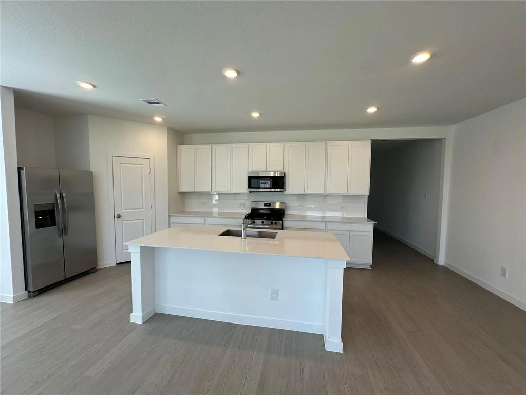 5414 Peacock Bass Drive, Baytown