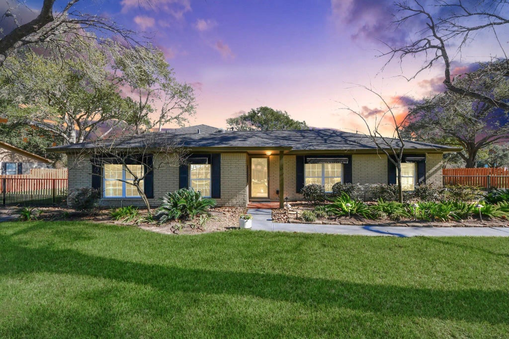 15810 Merle Road, Cypress