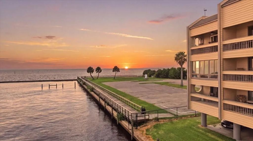 580 Pleasure Island Boulevard 224, Port Arthur