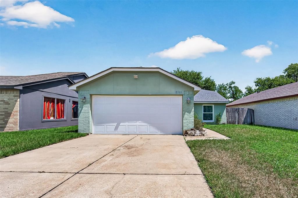 19306 Cypress Canyon Drive, Katy