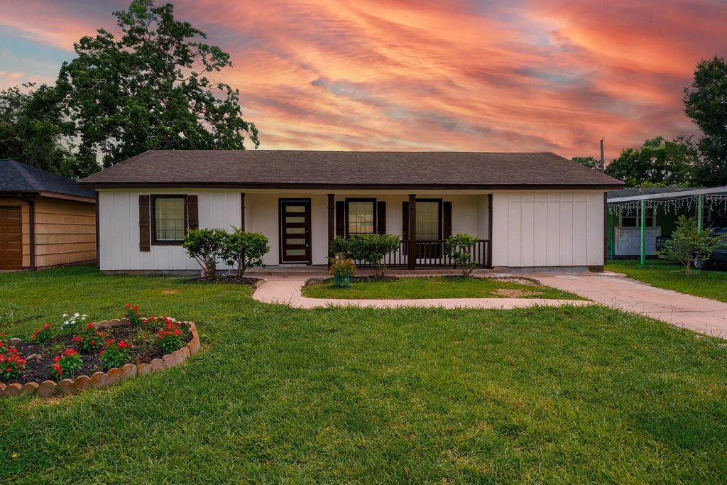 5618 Southbrook Street, Houston