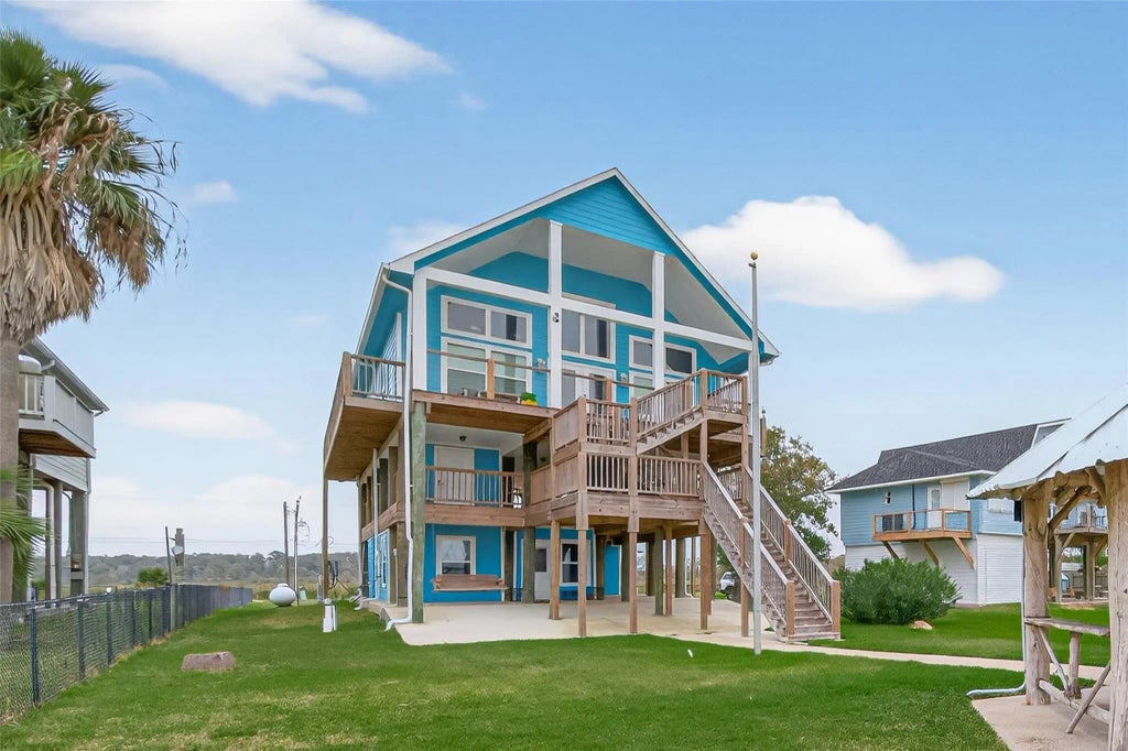 5226 Bayside Drive, Baytown