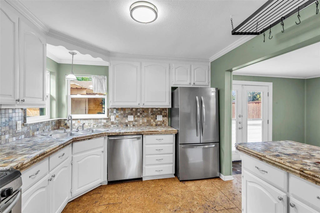 4303 Piney Woods Drive, Houston