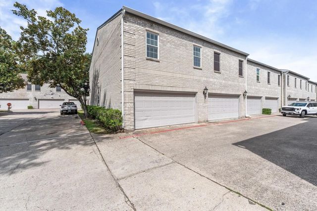 17557 Red Oak Dr Drive 7557, Houston