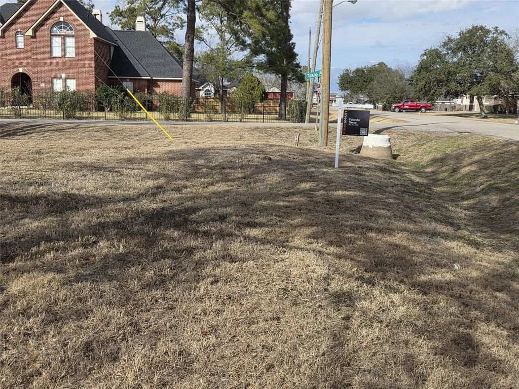 Texas Avenue, Arcola