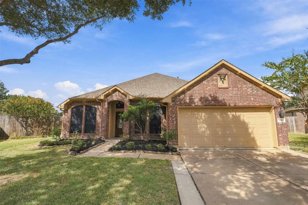 3203 Cactus Heights Lane, Pearland