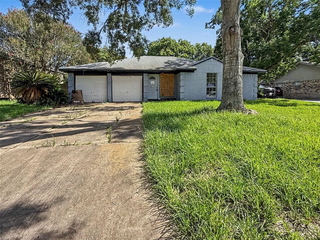 5003 Live Oak Drive, Dickinson
