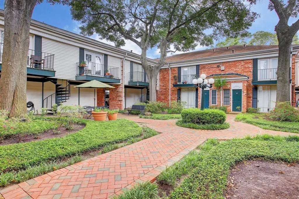 3400 Timmons Lane 2, Houston