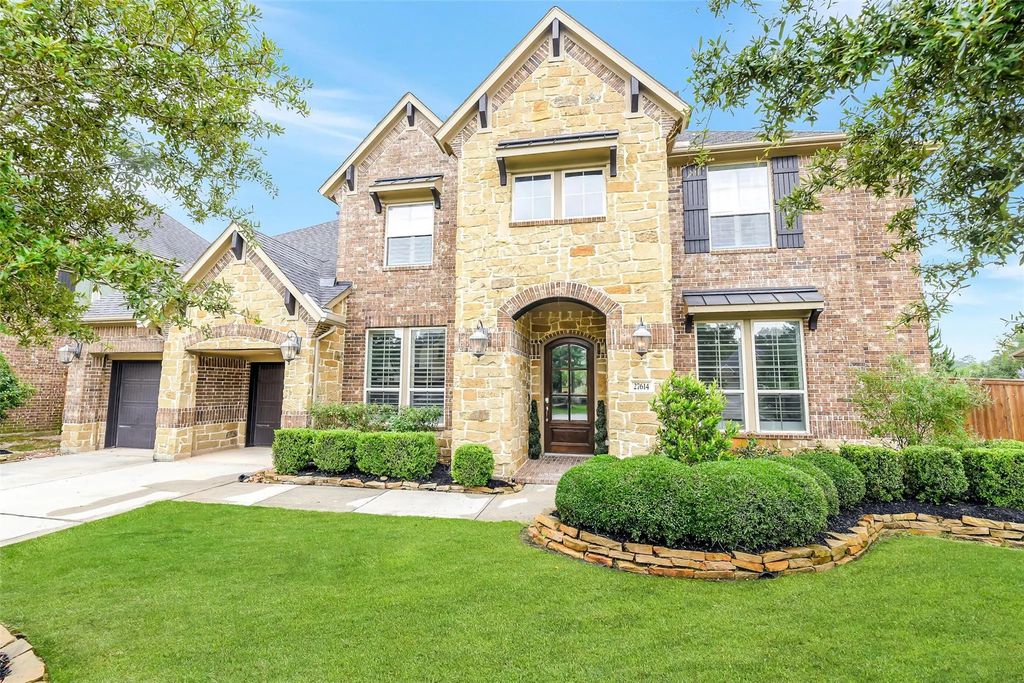 27614 Long Cliff Lane, Spring