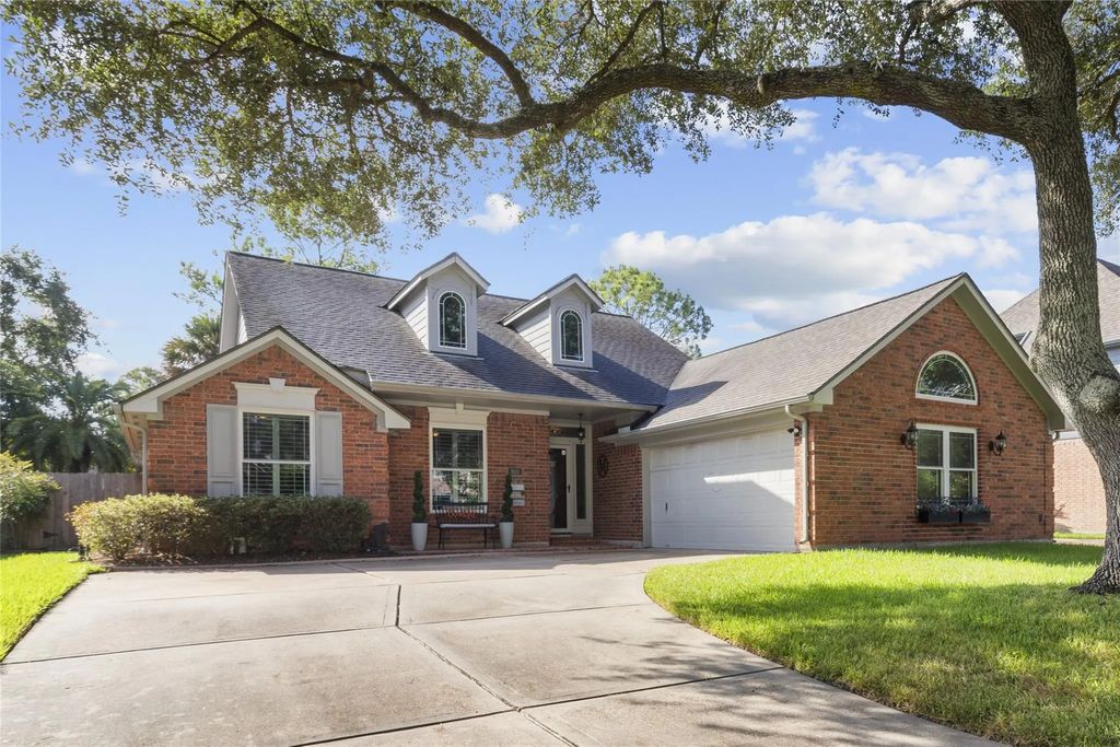 910 Knotty Elmwood Trail, Houston