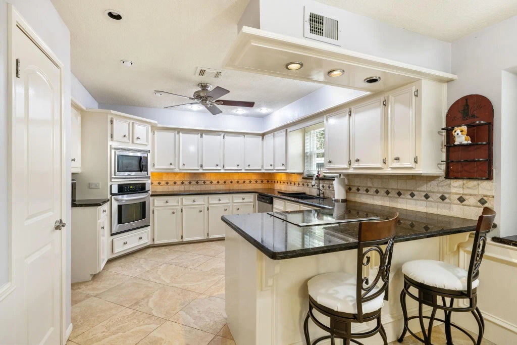 6719 Ashmore Drive, Houston