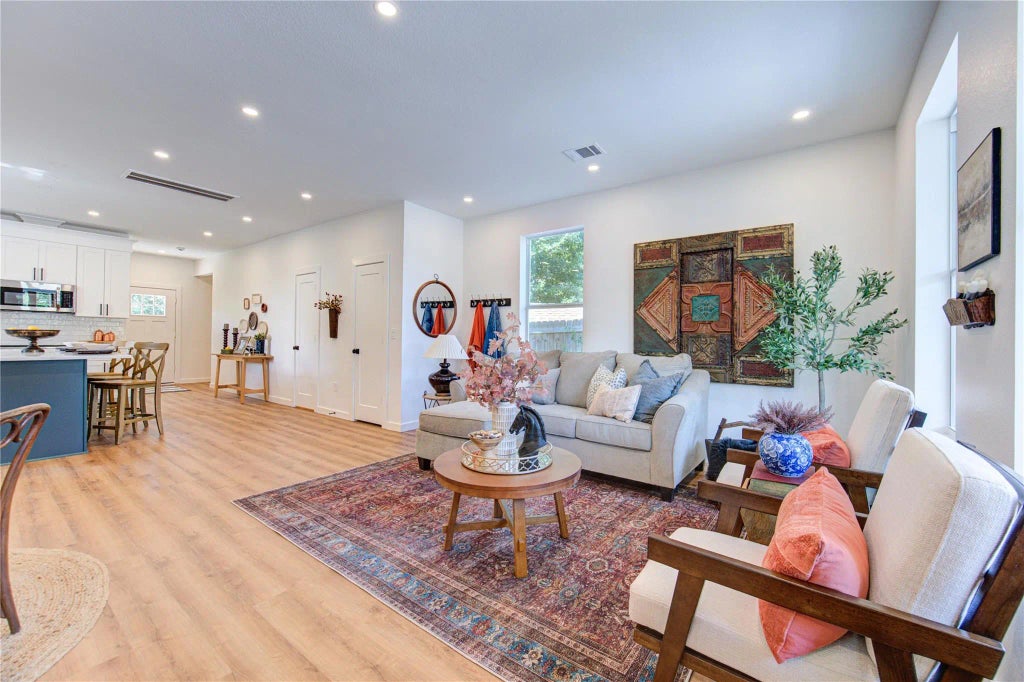 11 E O'bryant, Bellville