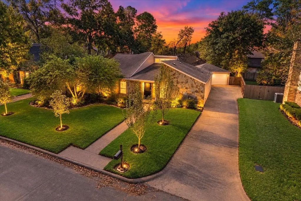 2214 Lakeville Drive, Kingwood