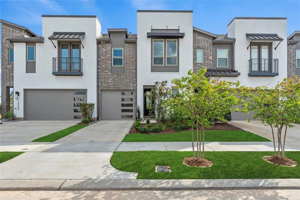 19907 Curved Steel Drive, Cypress