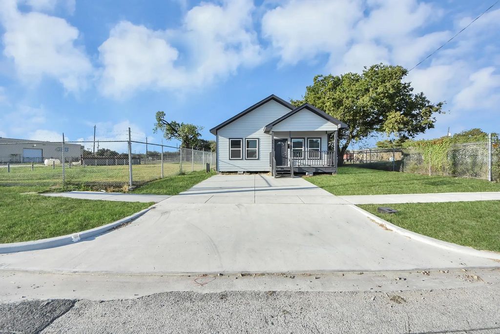 8215 La Porte Road, Houston