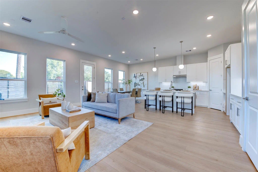 5128 Rosslyn Road, Houston