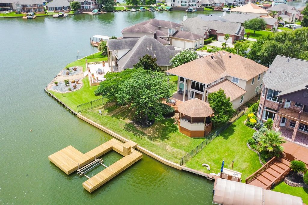 309 Harbor Circle, Montgomery