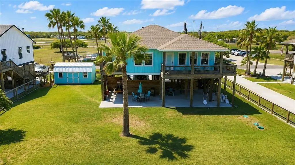 2106 S Young Street, Rockport