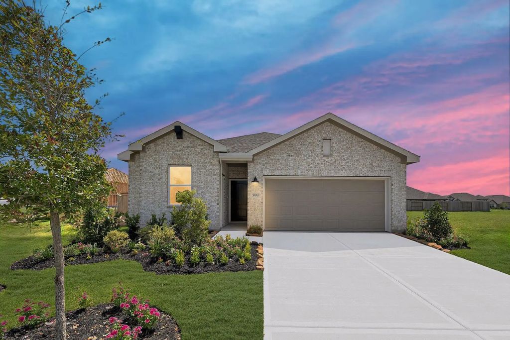 655 Daniels Lake Lane, Dayton