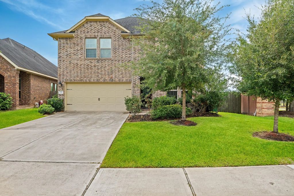 19763 Terrazza Lake Lane, Richmond