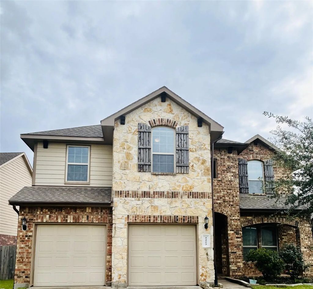 4423 Fenetre Forest Street, Katy