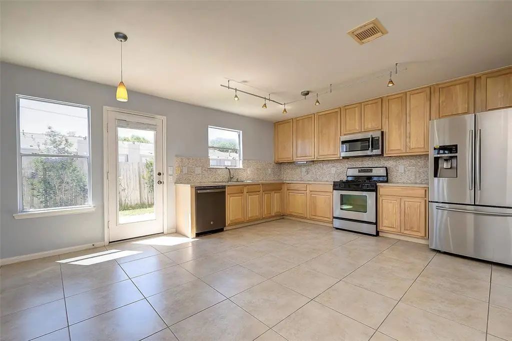 6707 Wild Pecan Trail, Houston