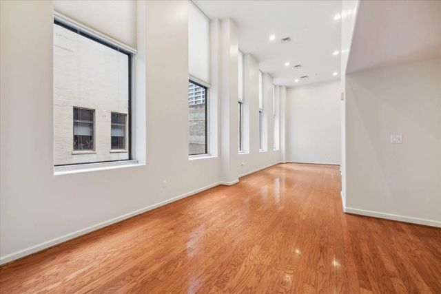 914 Main Street 1104, Houston