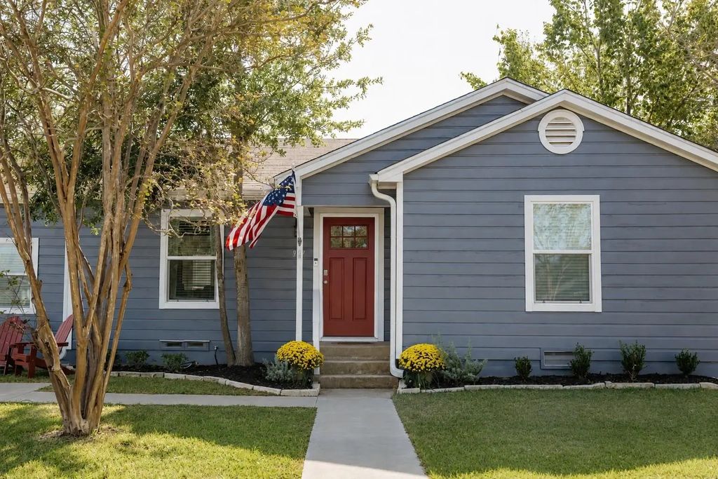 907 North Avenue, Bryan