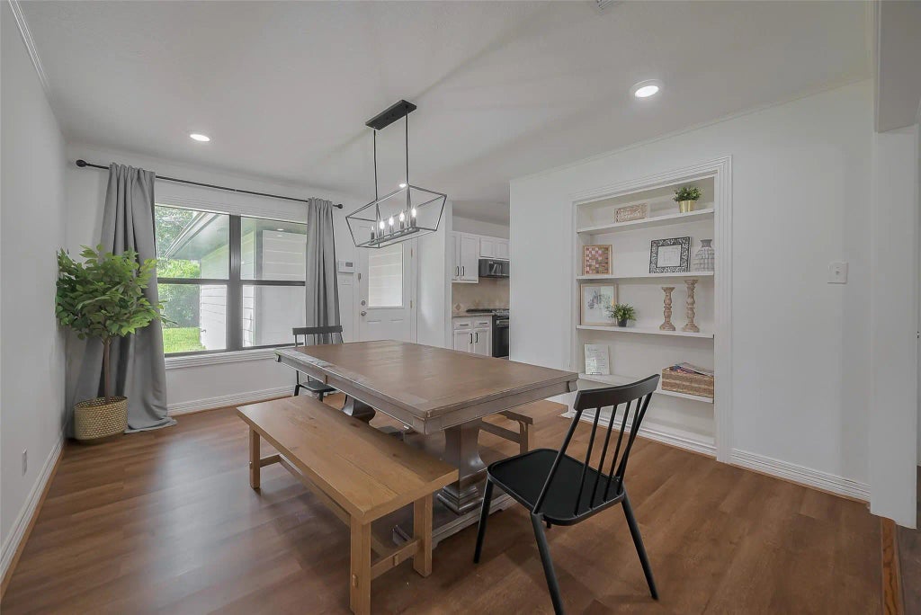 8057 Ridgeview Drive, Houston