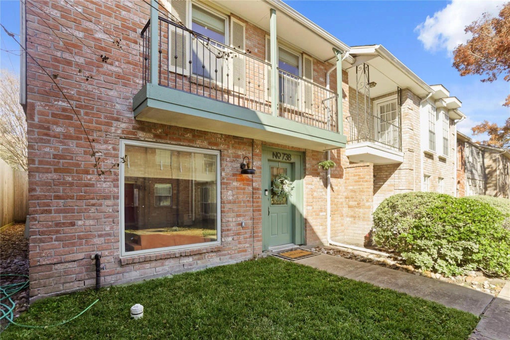 738 Thicket Lane, Houston