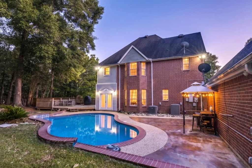216 Pebble Creek, Livingston