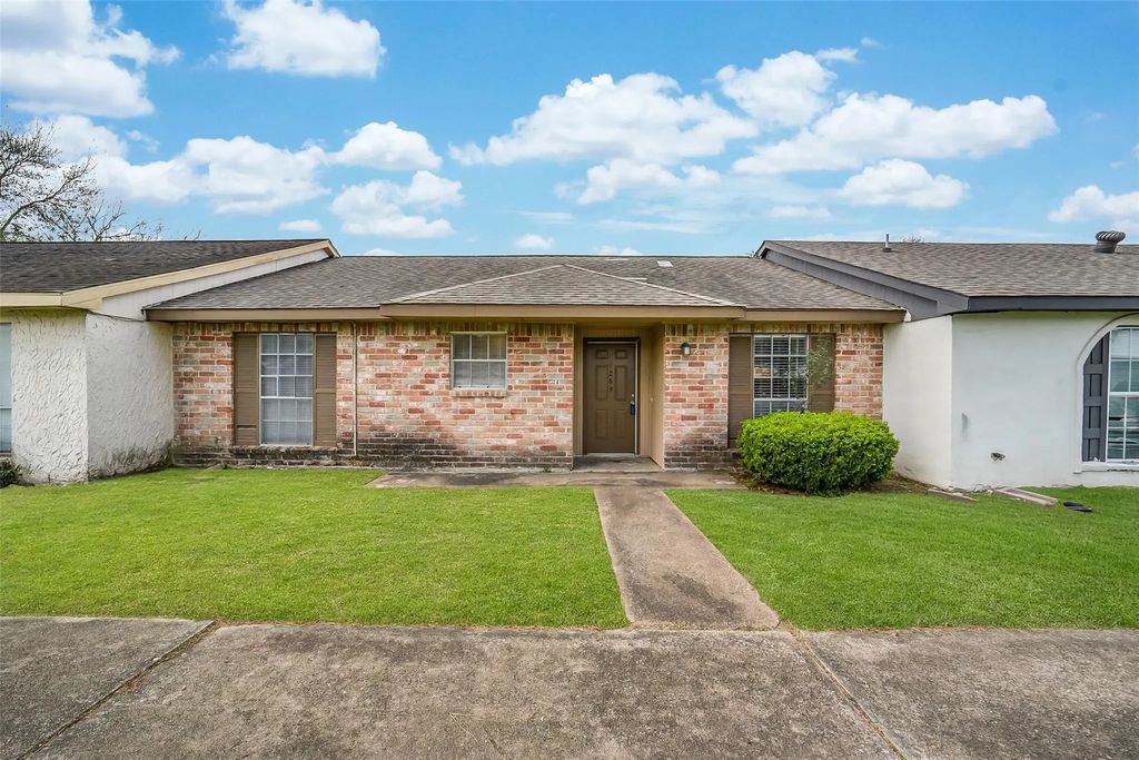 7265 Chasewood Drive, Houston