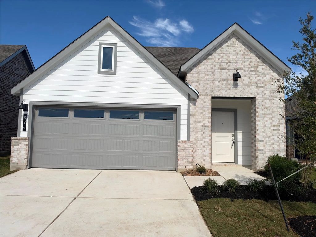 894 Lady Bird Lane, College Station