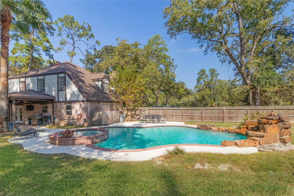 920 Forest Cove Drive, Kingwood