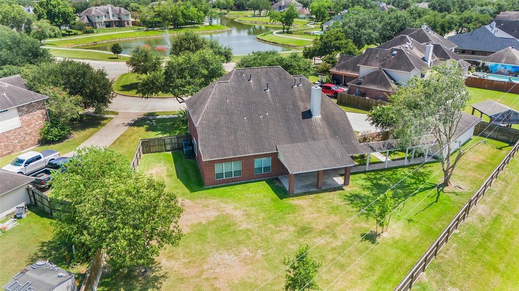 2913 Palmer Drive, Friendswood