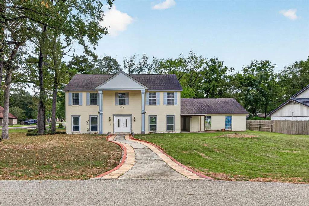 552 Roanoke Drive, Conroe