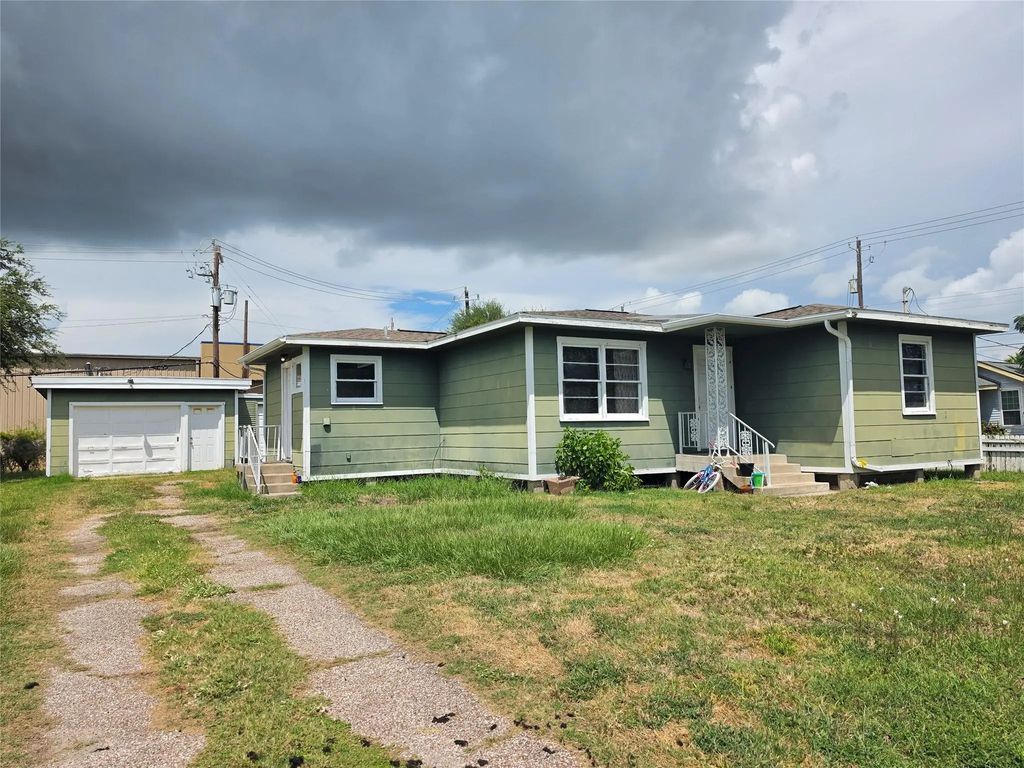 5902 Avenue S 1/2, Galveston