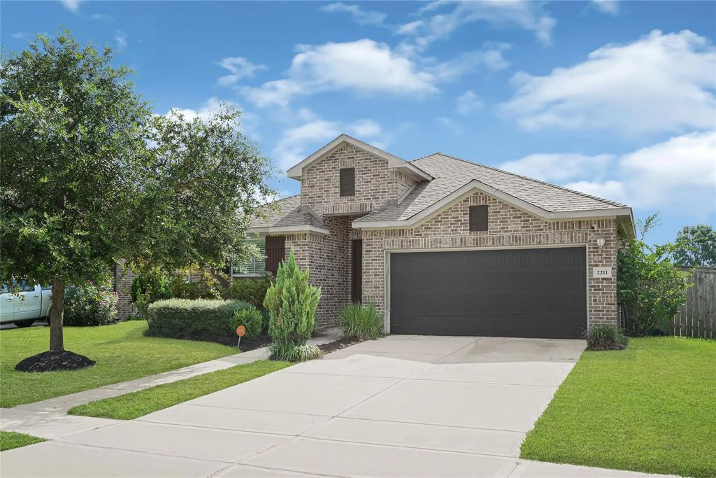 2211 Kingston Canyon Trail, Pearland
