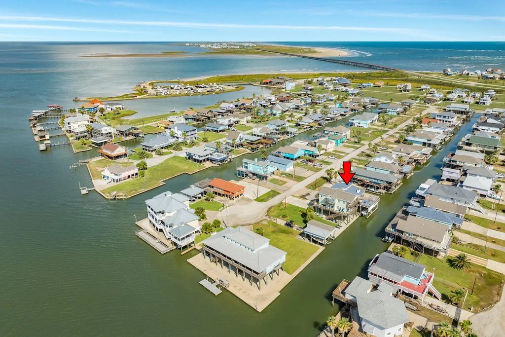 333 Schooner Drive, Freeport