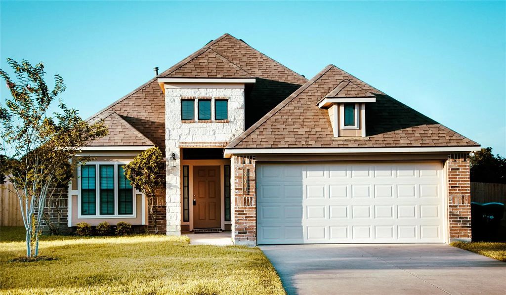 800 Cobble Gate, Brenham