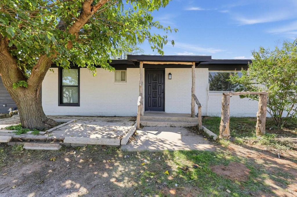 809 N Tubb Road, Big Spring