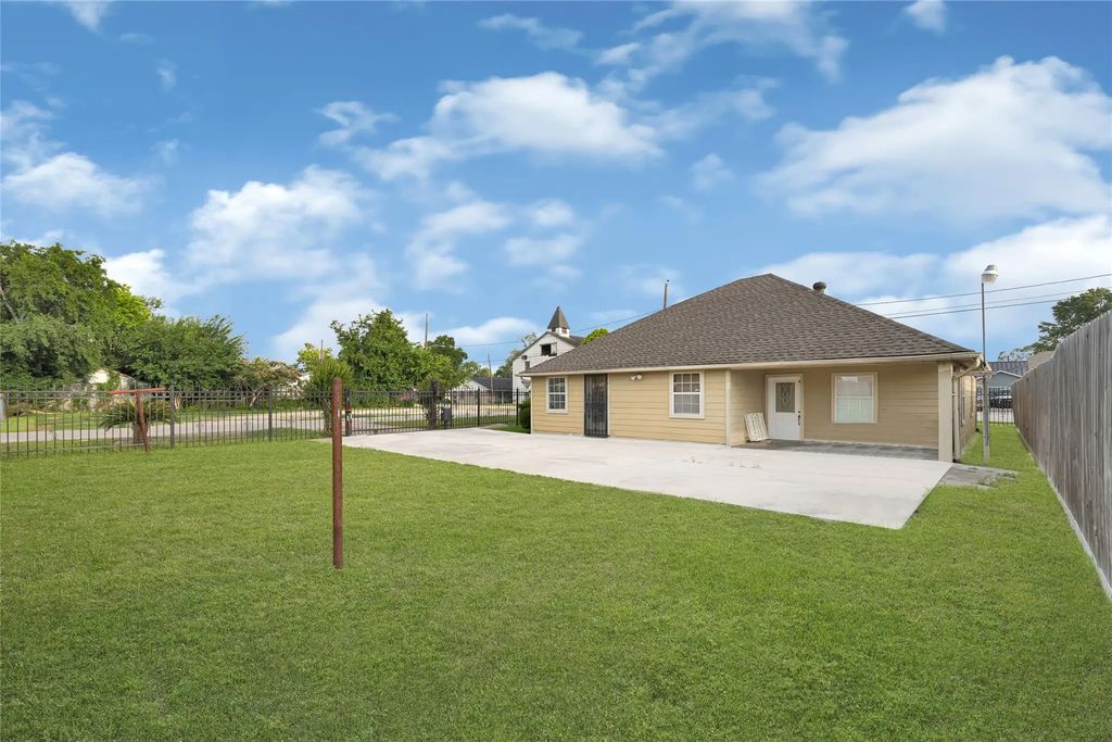 8004 Mendez Street, Houston